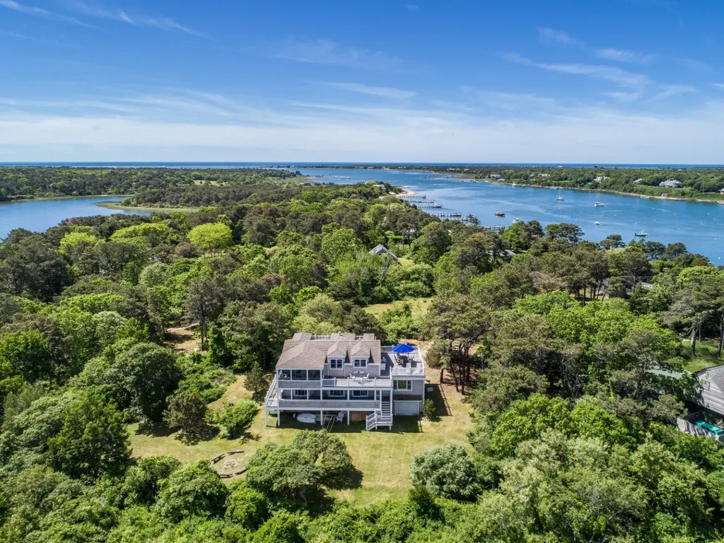 10 Caleb Pond Lane Edgartown MA 02539