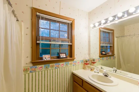 73 Windsor Drive Edgartown MA 02539