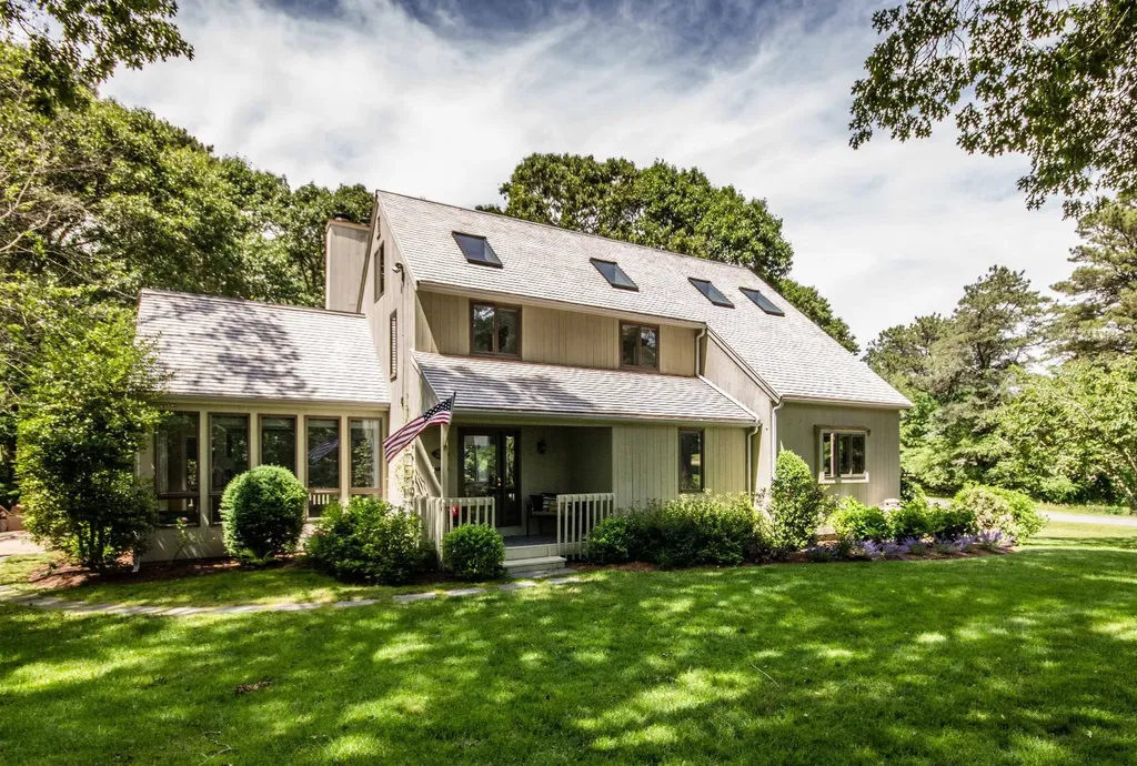 26 Hidden Cove Road Oak Bluffs MA 02557