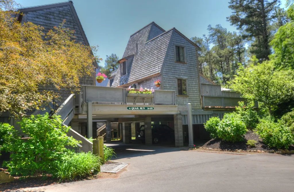 4 Quail Run Oak Bluffs MA 02557