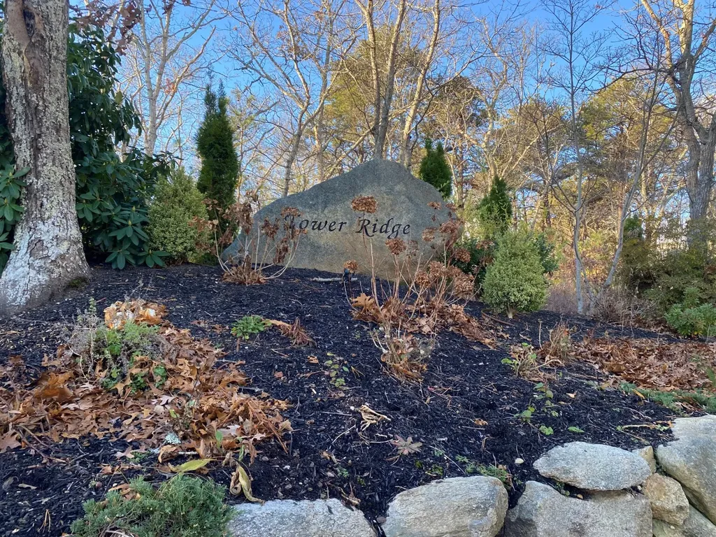 27 Tower Ridge Road Oak Bluffs MA 02557