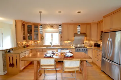 12 Pocasset Avenue Oak Bluffs MA 02557