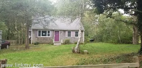 49 Pin Oak Circle West Tisbury MA 02575