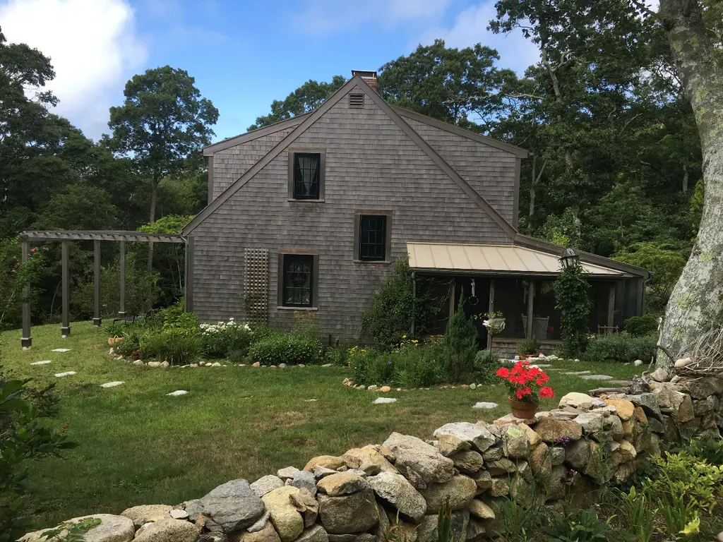 31 Millstone Lane West Tisbury MA 02575