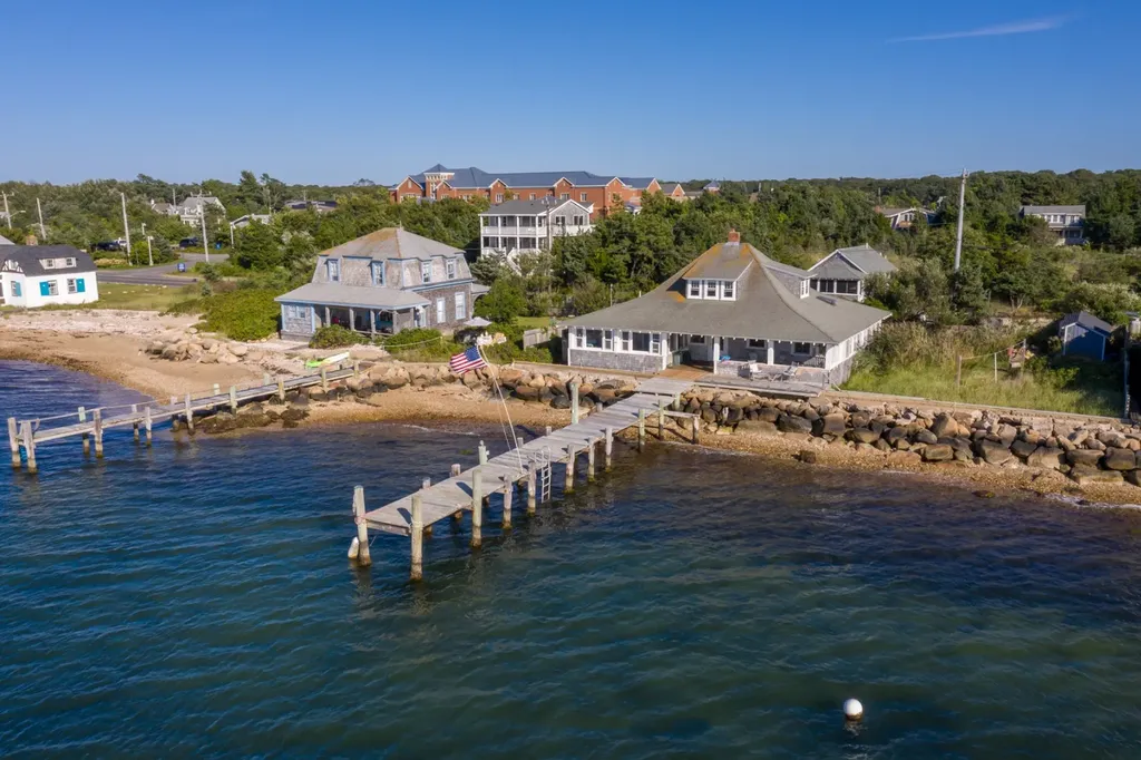 33 Beach Road Oak Bluffs MA 02557