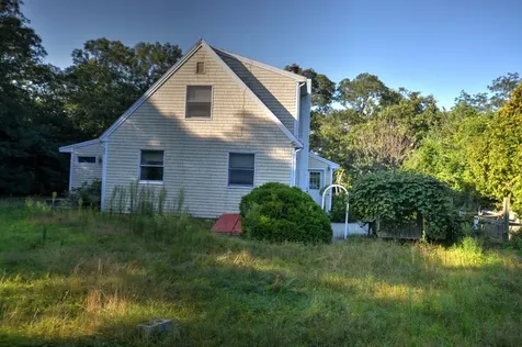 16 Bellevue Avenue Oak Bluffs MA 02557