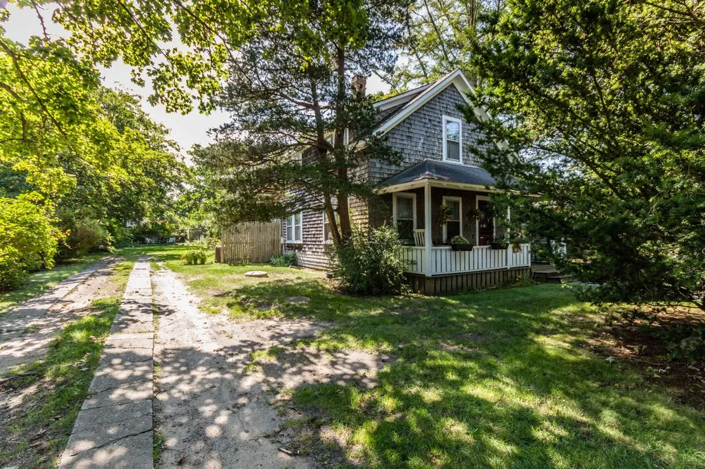 230 Upper Main Street Edgartown MA 02539