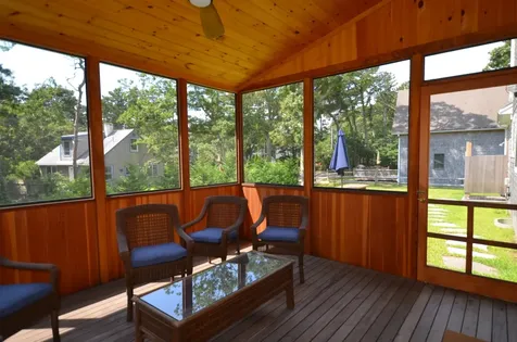 16 Prospect Avenue Oak Bluffs MA 02557