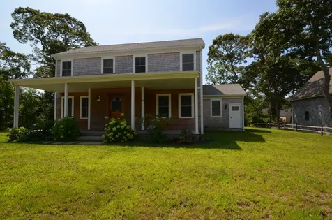 16 Prospect Avenue Oak Bluffs MA 02557