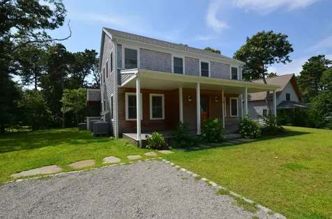 16 Prospect Avenue Oak Bluffs MA 02557