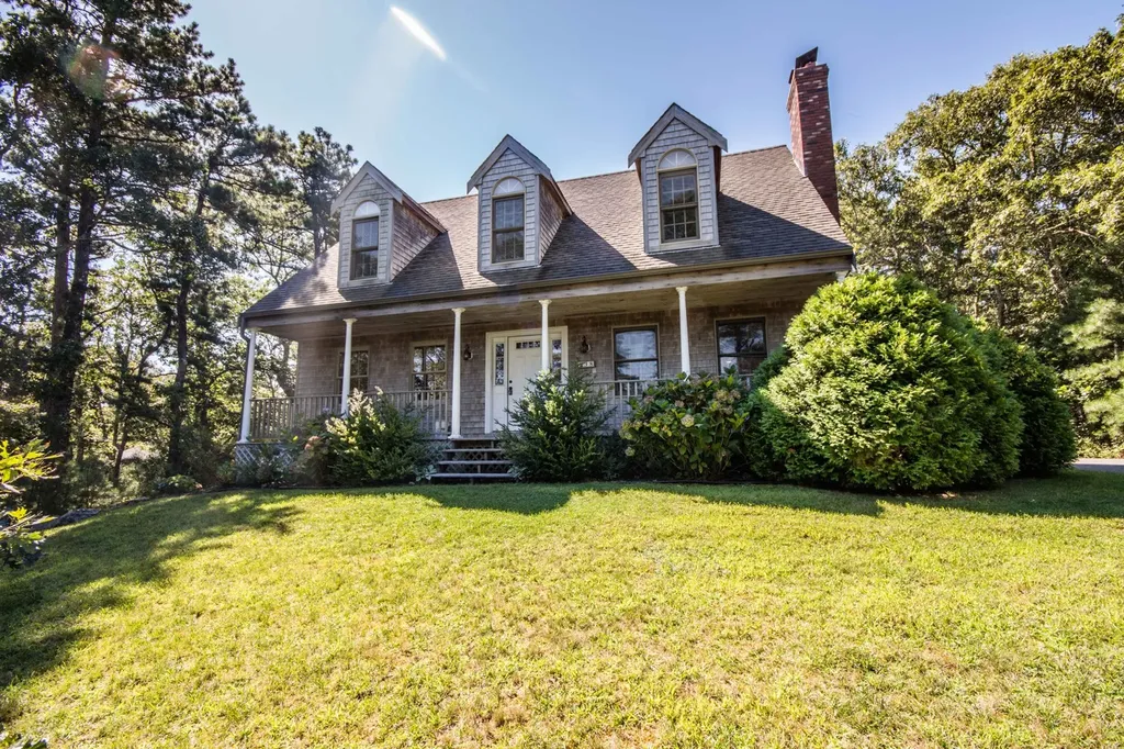 38 Meadowview Road Oak Bluffs MA 02557