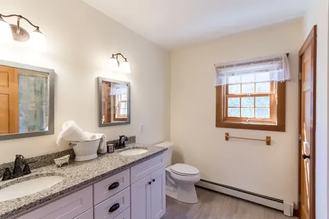 38 Meadowview Road Oak Bluffs MA 02557
