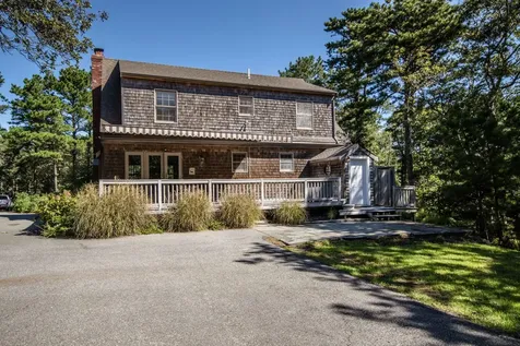 38 Meadowview Road Oak Bluffs MA 02557