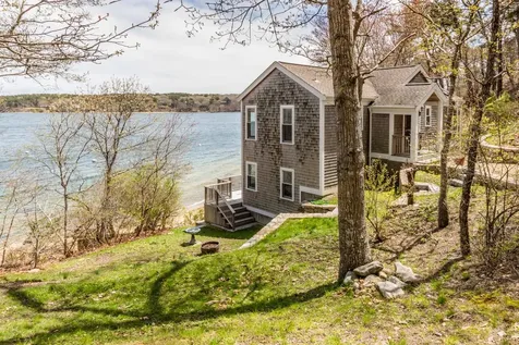 13 Norris Court Vineyard Haven MA 02568