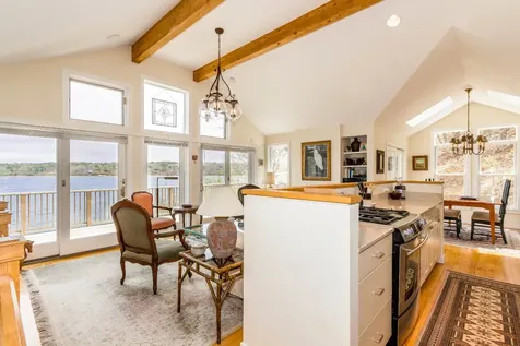 13 Norris Court Vineyard Haven MA 02568