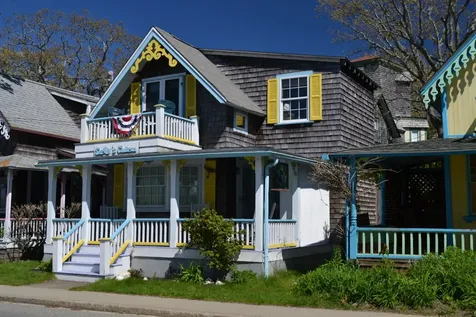 9 Siloam Avenue Oak Bluffs MA 02557