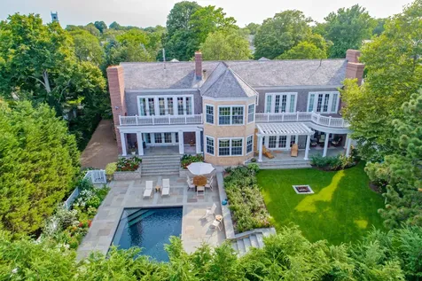 19 Pierce Lane Edgartown MA 02539