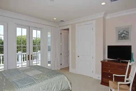 19 Pierce Lane Edgartown MA 02539