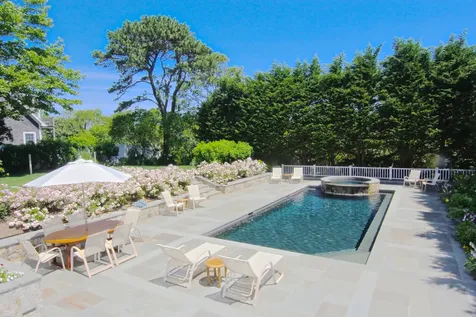 19 Pierce Lane Edgartown MA 02539