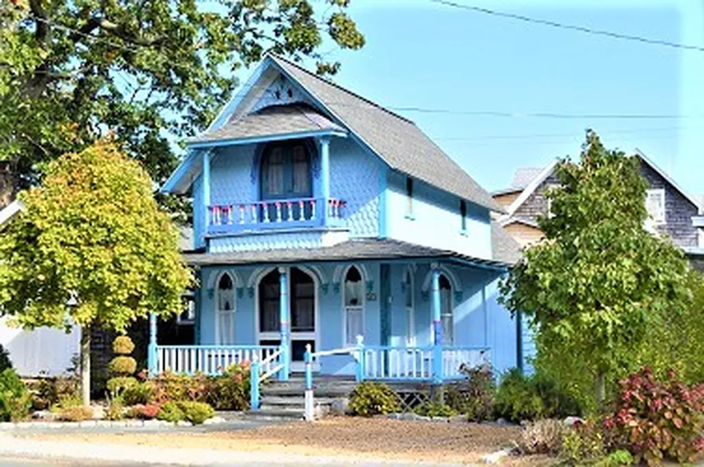 41 Narragansett Avenue Oak Bluffs MA 02557