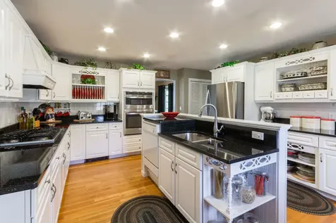 122 Mayflower Lane Vineyard Haven MA 02568