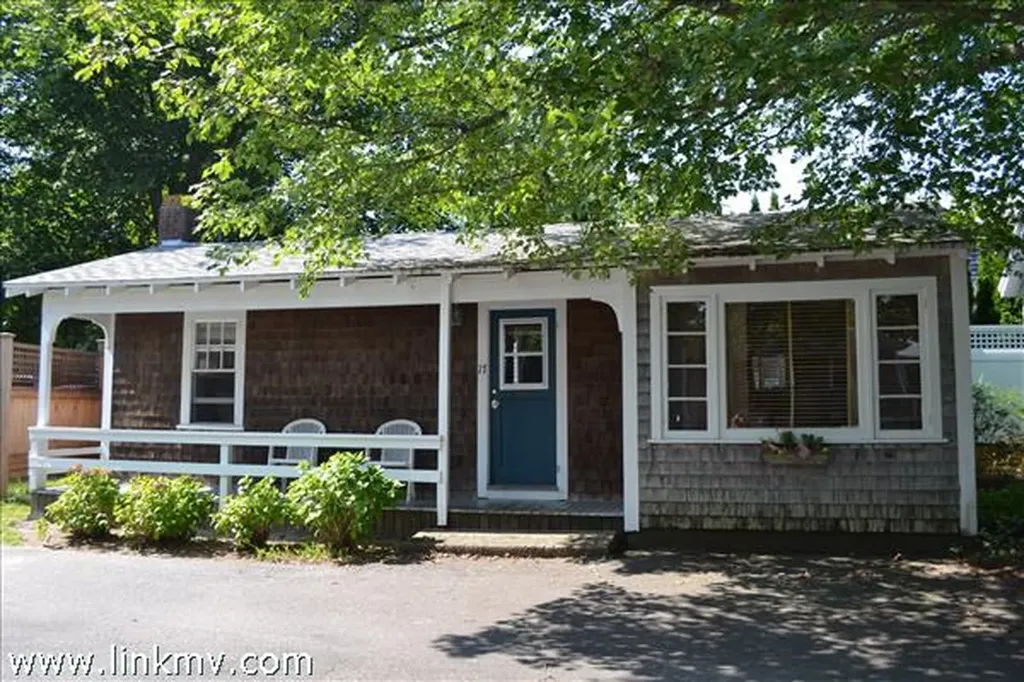 12 Mill Street Edgartown MA 02539