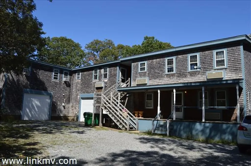 21 Hudson Avenue Oak Bluffs MA 02557
