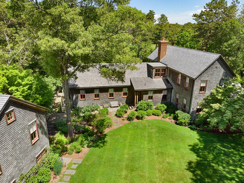 15 Mitchell Road Vineyard Haven MA 02575