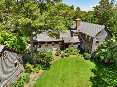 15 Mitchell Road Vineyard Haven MA 02575