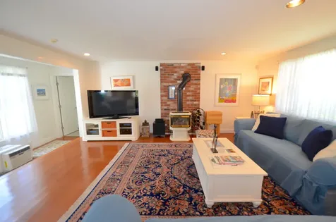 82 Summit Avenue Oak Bluffs MA 02568
