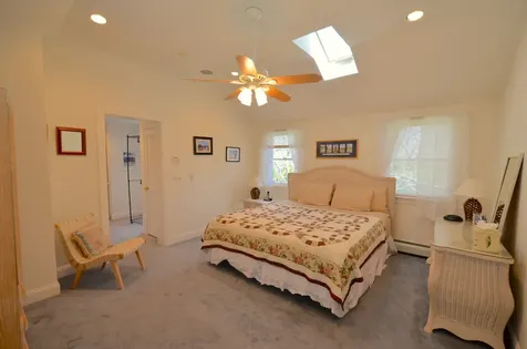82 Summit Avenue Oak Bluffs MA 02568