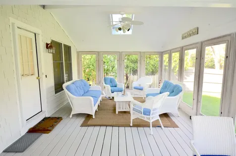 82 Summit Avenue Oak Bluffs MA 02568