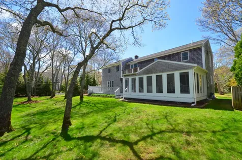 82 Summit Avenue Oak Bluffs MA 02568