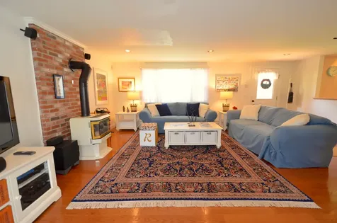82 Summit Avenue Oak Bluffs MA 02568