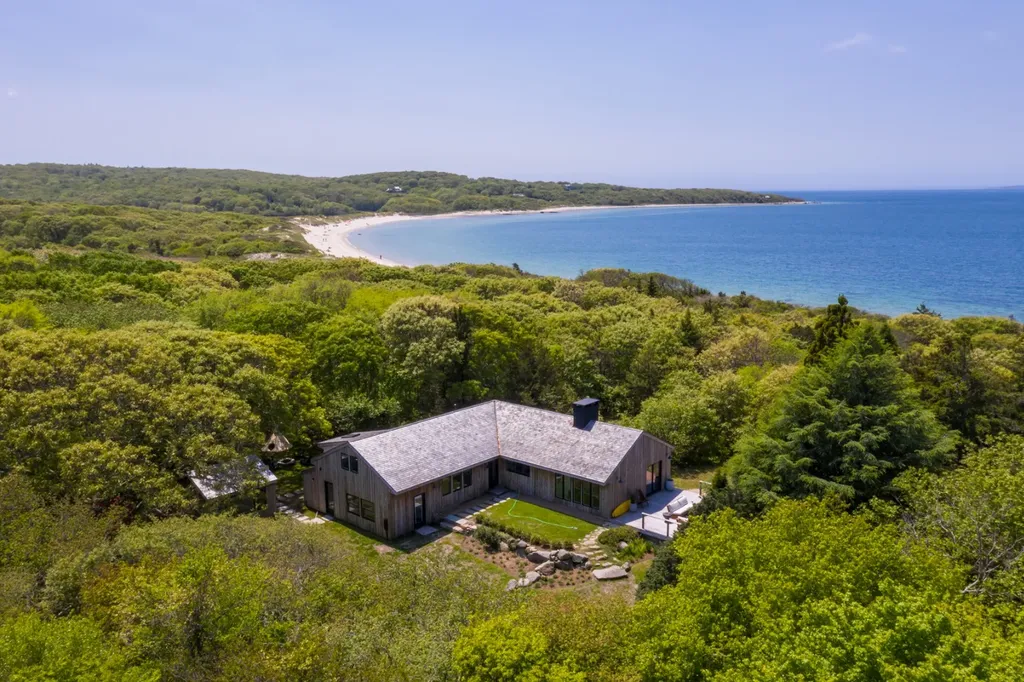 56 Boghouse Way West Tisbury MA 02539