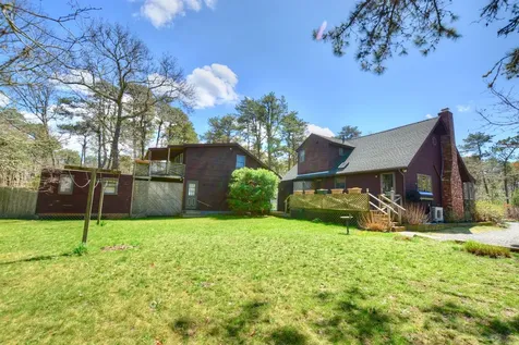 40 Pondview Drive Oak Bluffs MA 02557