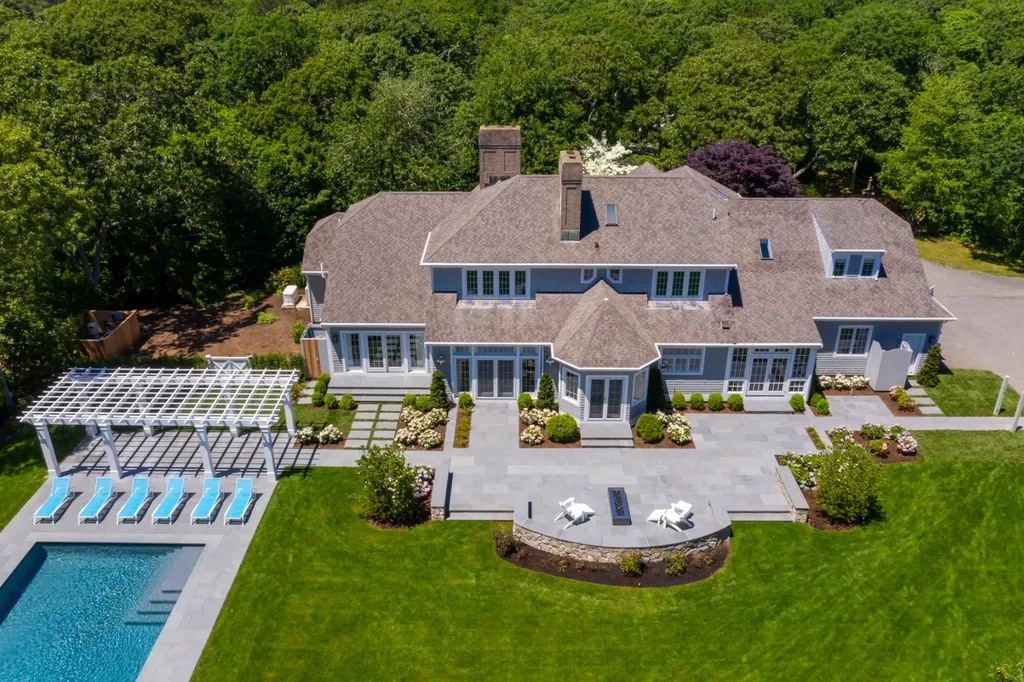 37 Witchwood Lane Edgartown MA 02539