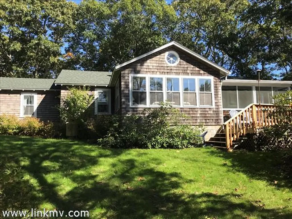 12 Marthas Park Road/harthaven Oak Bluffs MA 02557