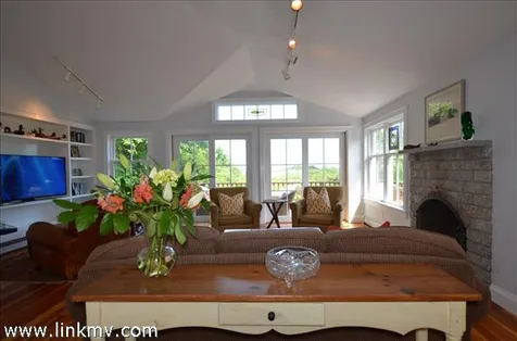90 South Circuit Avenue Oak Bluffs MA 02557