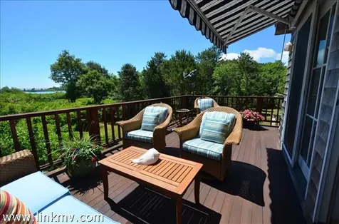 90 South Circuit Avenue Oak Bluffs MA 02557