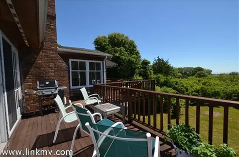 90 South Circuit Avenue Oak Bluffs MA 02557