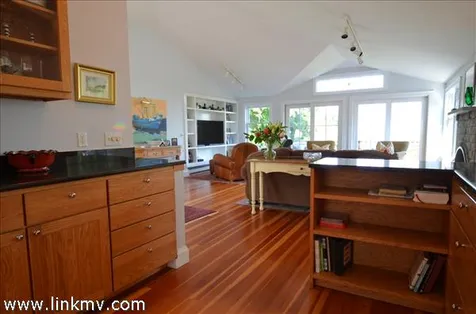 90 South Circuit Avenue Oak Bluffs MA 02557