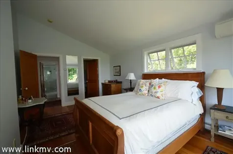 90 South Circuit Avenue Oak Bluffs MA 02557