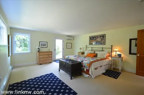 90 South Circuit Avenue Oak Bluffs MA 02557