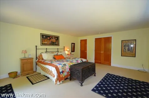 90 South Circuit Avenue Oak Bluffs MA 02557