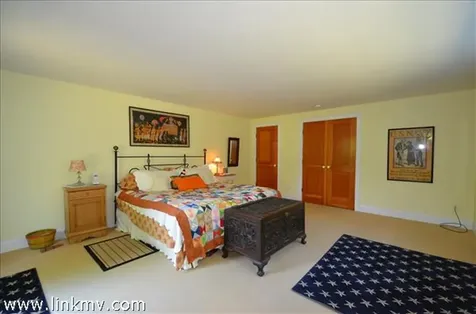 90 South Circuit Avenue Oak Bluffs MA 02557