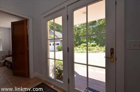 90 South Circuit Avenue Oak Bluffs MA 02557
