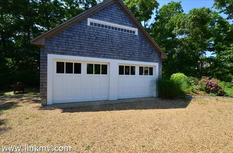 90 South Circuit Avenue Oak Bluffs MA 02557