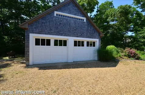 90 South Circuit Avenue Oak Bluffs MA 02557
