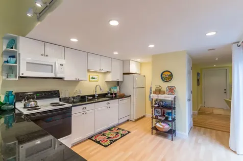 4 Quail Run Oak Bluffs MA 02557